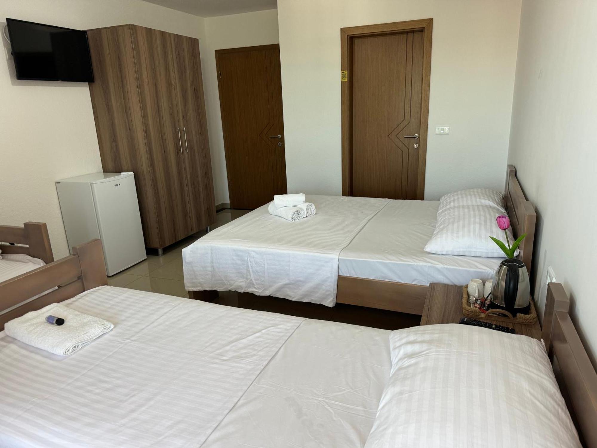 Hotel Majestic Struga Exterior photo