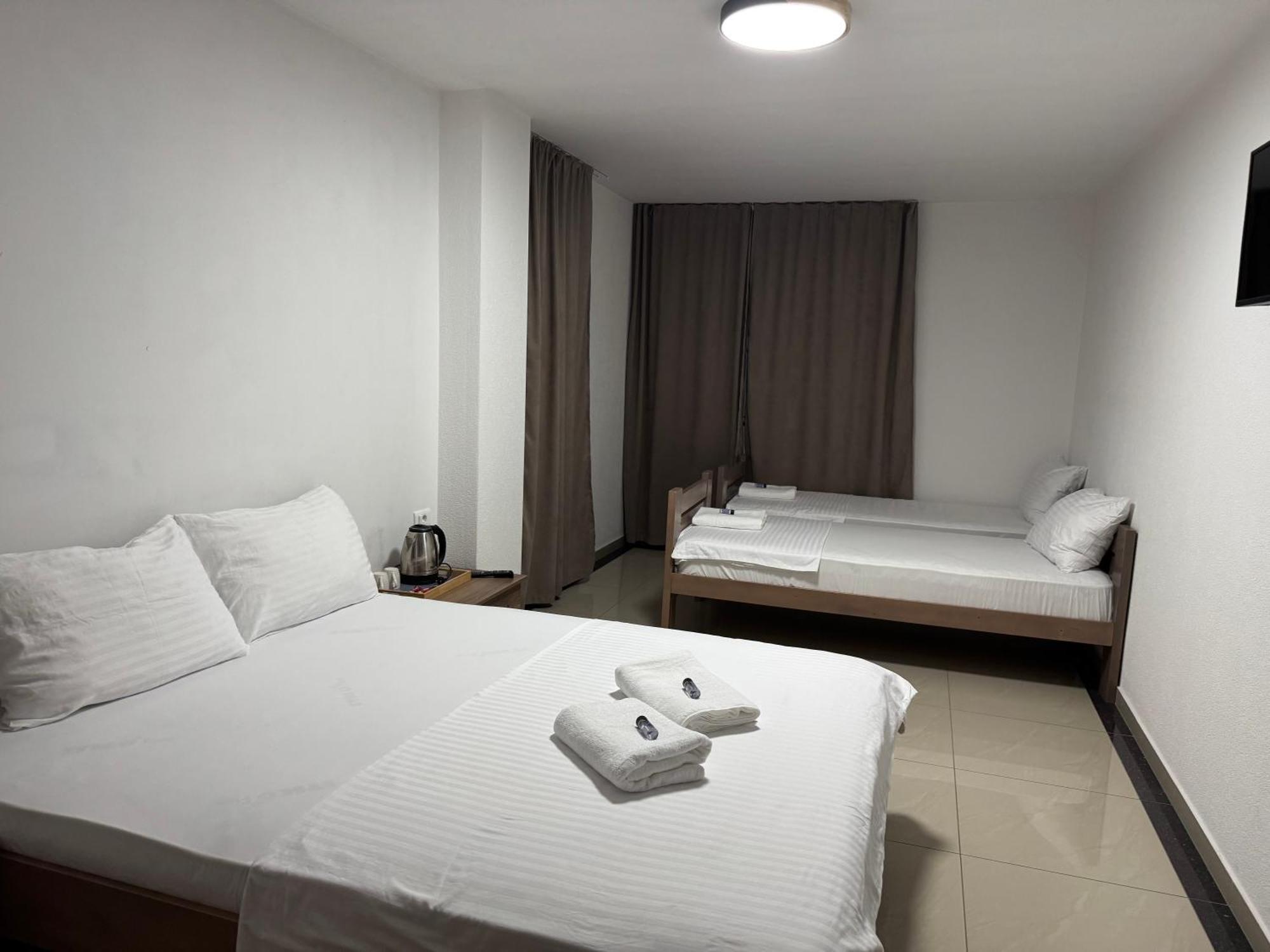 Hotel Majestic Struga Exterior photo